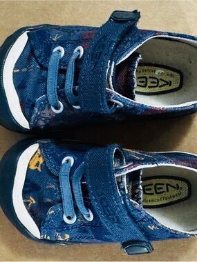 Keen Kids' Navy Canvas Hook-and-Loop Sneakers blue dinosaur toddler 5 EU 22